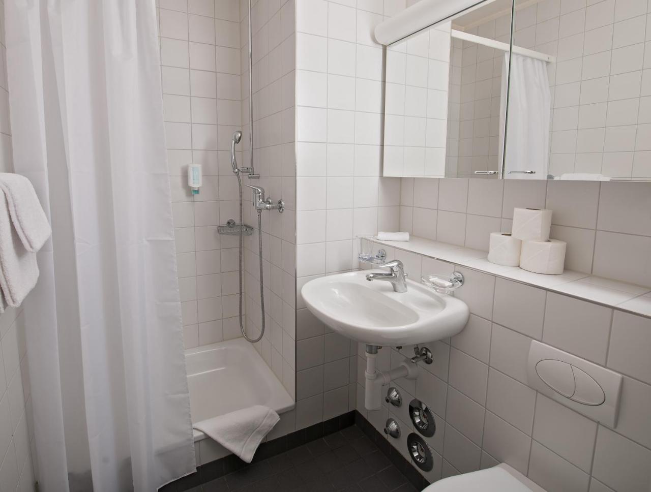 Apaliving - Budgethotel Basel Luaran gambar