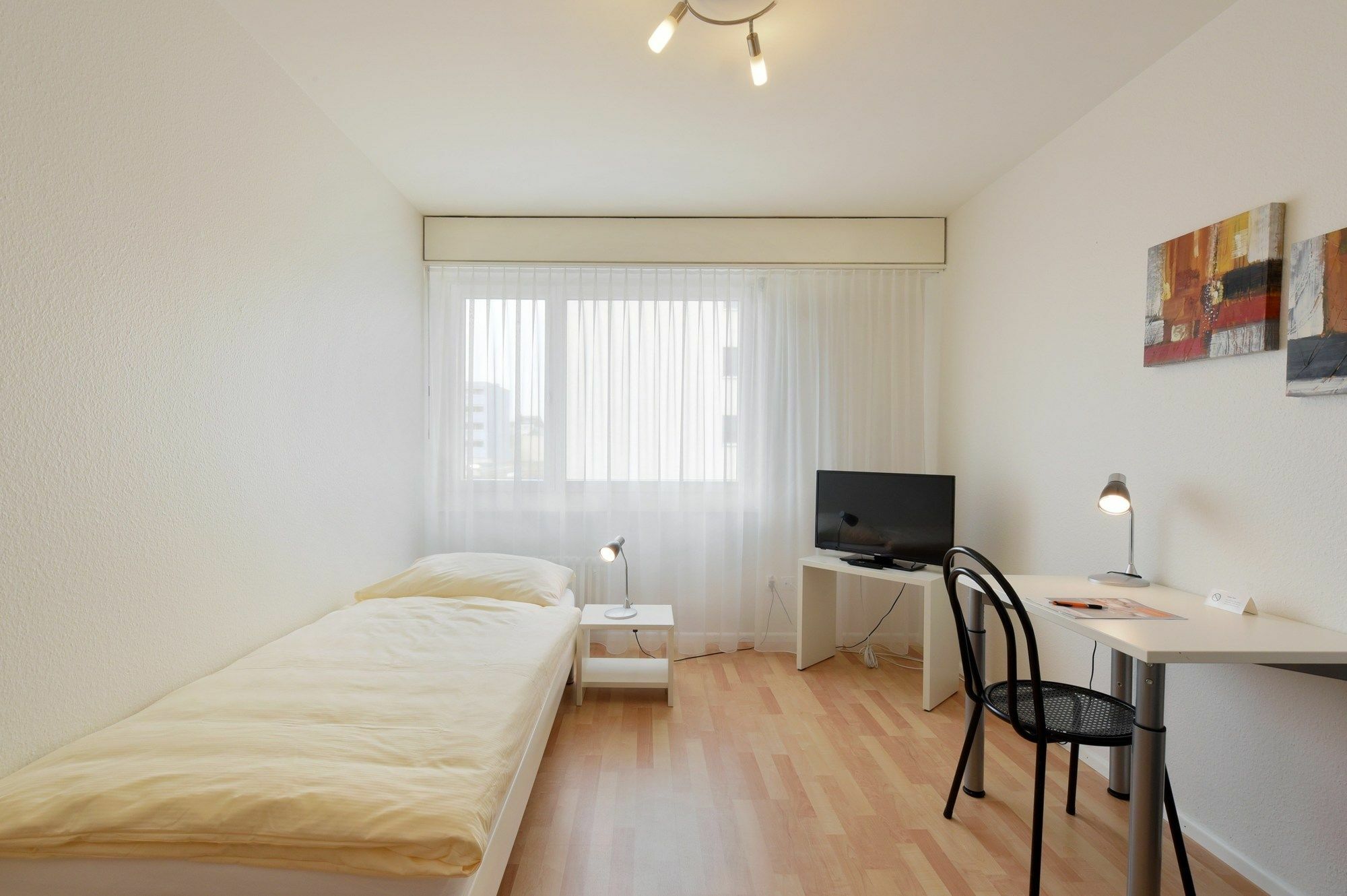 Apaliving - Budgethotel Basel Luaran gambar